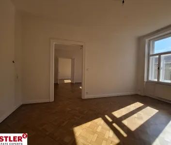 Großzügig angelegte, unbefristete 4 Zimmer Wohnung in der Liechtensteinstraße - Photo 1