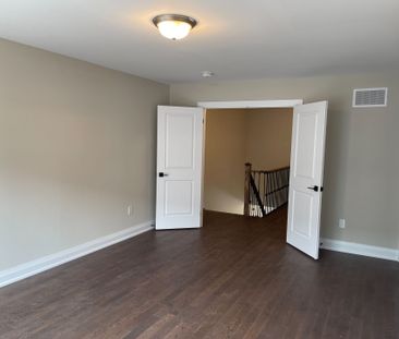 For Lease - 114 Kalinda Road, Newmarket, Ontario - Photo 6
