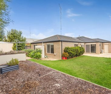 Spacious Family Home - Photo 5