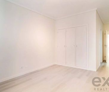 4 room luxury Flat for rent in Carcavelos e Parede, Cascais, Lisbon - Photo 5