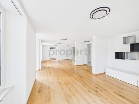 Hochwertig renovierte 2.5- Zimmerwohnung in historischem Haus - Photo 5