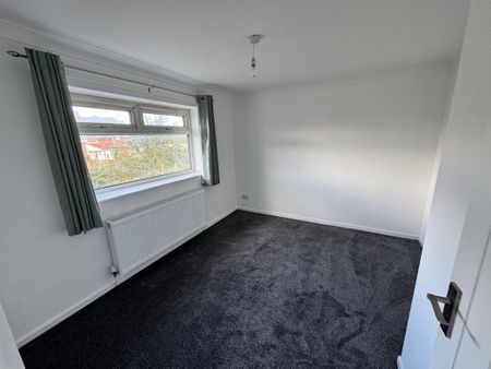 2 bedroom semi-detached house to rent - Photo 4