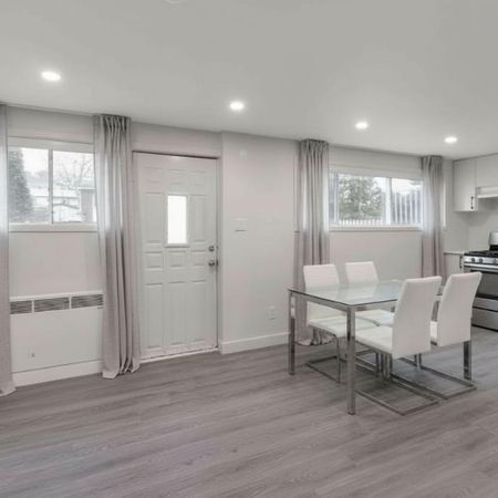 Appartement Renove dans le centre de Chateauguay - Photo 3