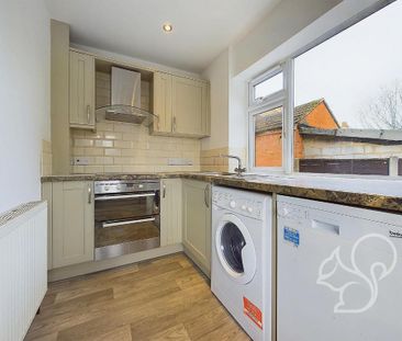 3 bedroom semi-detached bungalow to rent - Photo 4