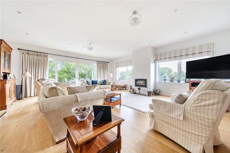 5 bedroom detached house to rent - Photo 2