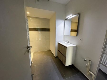 Location Appartement 3 pièces 66m² RODEZ 12000 - Photo 2