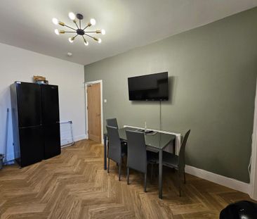 5 bedroom terraced house to rent - Photo 1