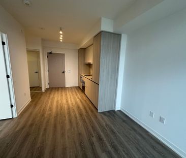 For Lease - 8 Interchange Way Unit# 5205, Vaughan, Ontario - Photo 1