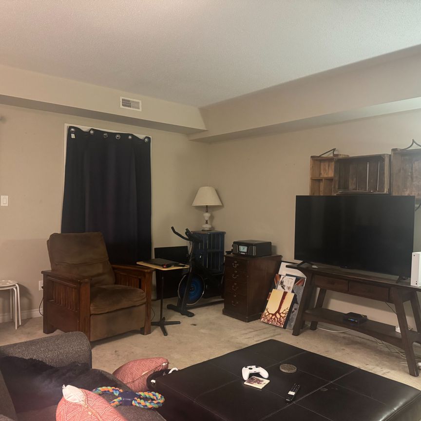 For Lease - 190 Hornchurch Lane Unit# B, Barrhaven, Ontario - Photo 1