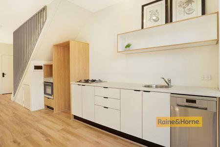 MODERN TWO BEDROOM TOWNHOUSE - Photo 4