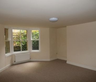 1 bedroom duplex to rent - Photo 2