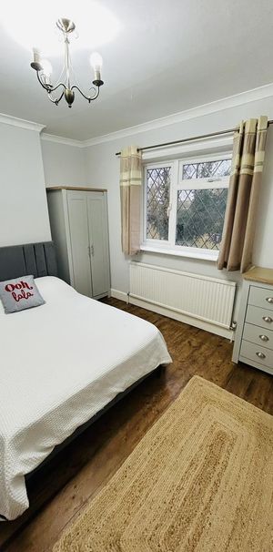 1 bedroom in a house share to rent - Photo 1