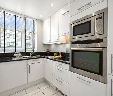 1 bedroom flat in Knightsbridge - Photo 1