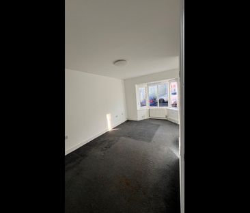 1 Bed Flat, Dolphin Road, B11 - Photo 1