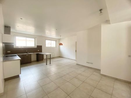 Location Maison 3 pièces 71m² CASSIS 13260 - Photo 2