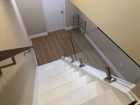 For Lease - 232 Frederick Curran Lane, Newmarket, Ontario - Photo 5