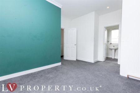 4 bedroom end of terrace house to rent - Photo 3