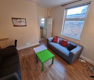 5 Bed Student Accommodation - Photo 1