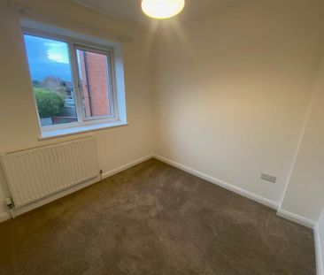 3 bedroom end of terrace house to rent - Photo 3