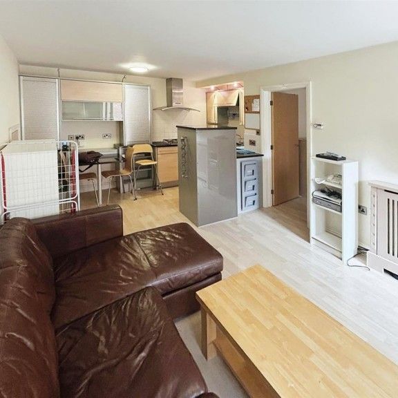 Clarendon Avenue, Leamington Spa - Photo 1