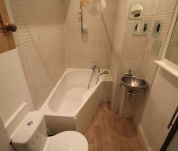 1 Bed Flat, Arley Hill, BS6 - Photo 4