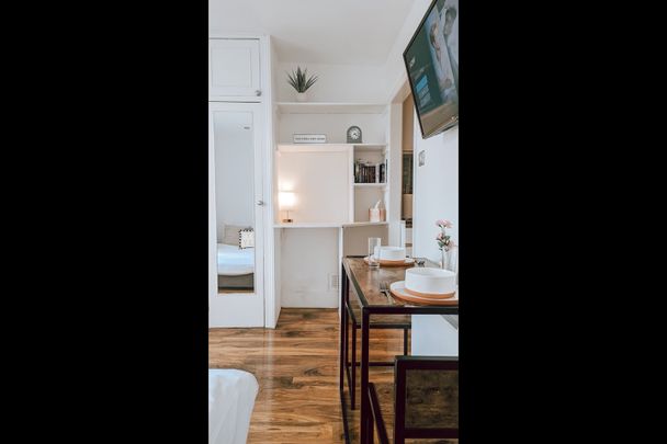 Studio Flat, Gloucester Terrace, W2 - Photo 1