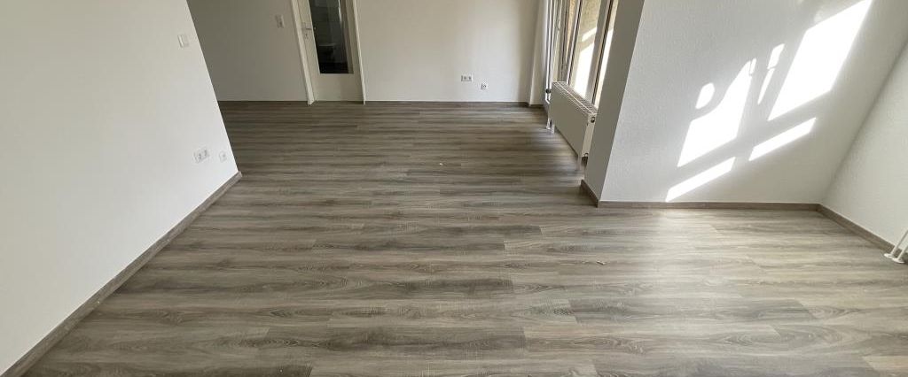 Helle, geräumige 3-ZKB-Balkonwohnung in Heppens zu vermieten! - Photo 1