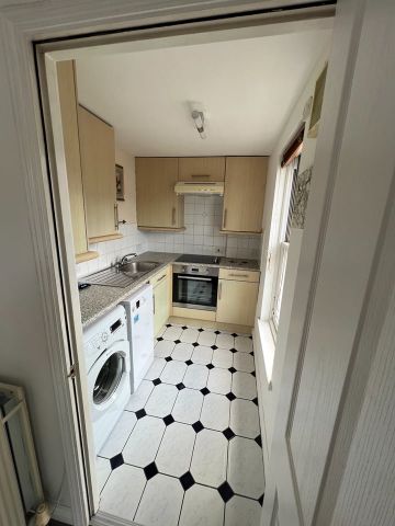 2 Bed Flat, Blenheim Court, RG1 - Photo 3