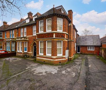 61 London Road, Canterbury - Photo 1