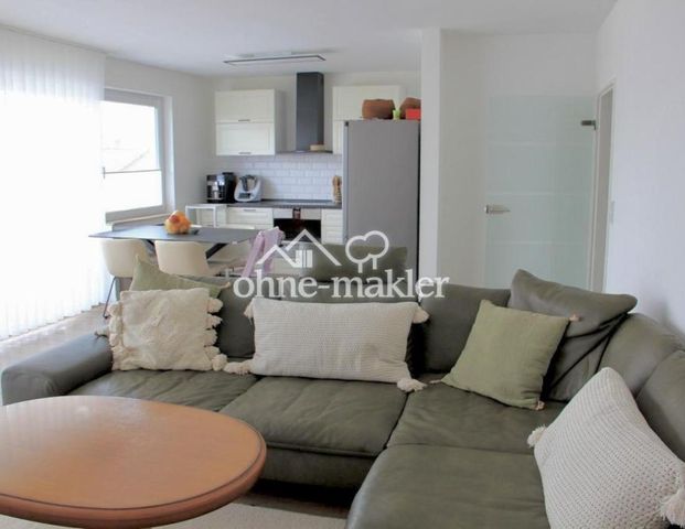 Moderne 3,5-Zimmer-Dachgeschosswohnung mit großer Wohnküche und Balkon in zentraler Lage von Neuss - Photo 1