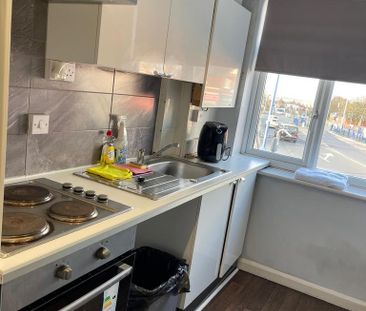 Studio to rent - Photo 2