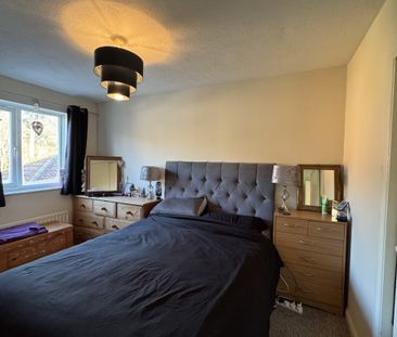 Matthews Drive, Maidenbower, CRAWLEY - Photo 2