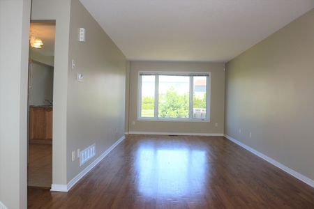 For Lease - 176 Colliston Crescent, Hunt Club - South Keys and Area, Ontario - Photo 2