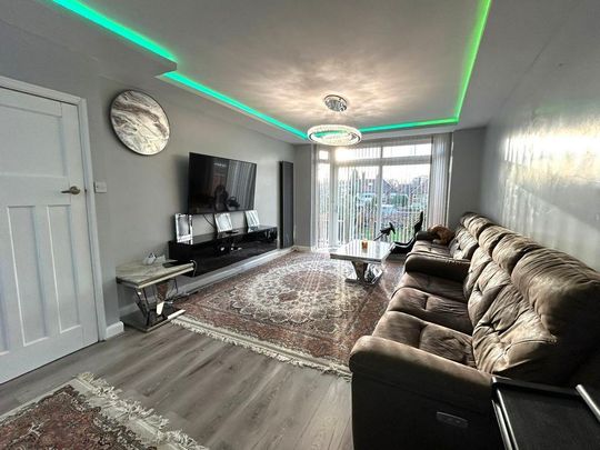 3 bedroom semi-detached house to rent - Photo 1