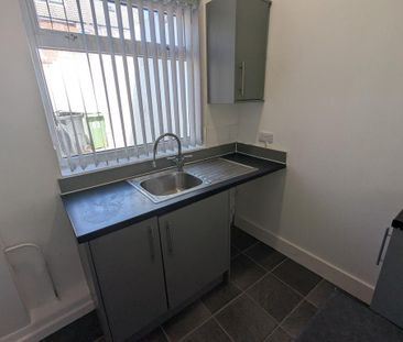 2 bedroom terraced house to rent - Photo 6