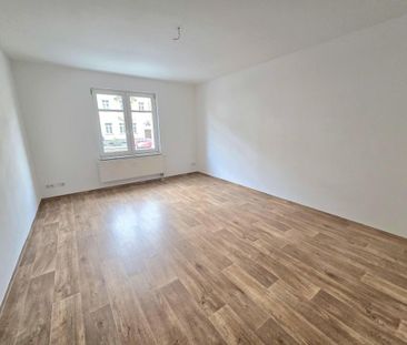 3-Zimmer-Wohnung mit Einbauküche und Balkon/ Loggia! - Photo 2
