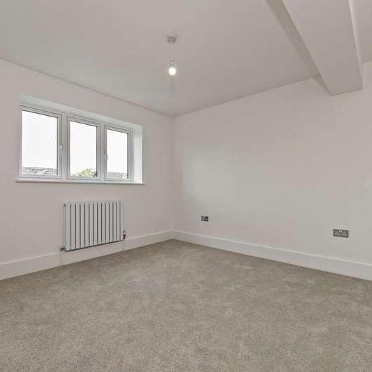 Beacons Field, Cheddington, LU7 - Photo 1