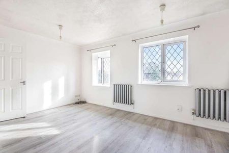 Slough, Berkshire, SL1 - Photo 4