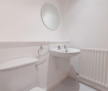 3 bedroom apartment to rent - Photo 2