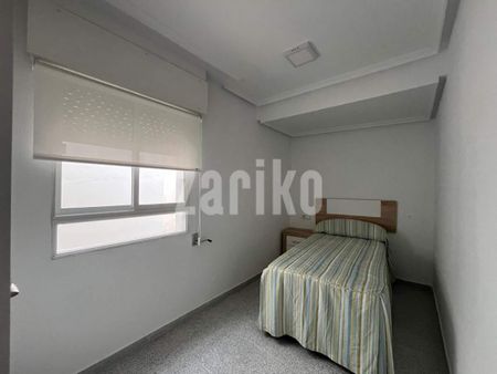 Penthouse in the Center of Torrevieja, 200m from the Beach with Sea Views - Photo 2