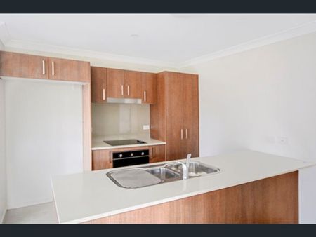 Sophisticated Four-Bedroom Home in a Convenient Location !!! - Photo 2