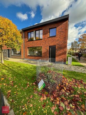 Volledig vernieuwde instapklare woning in rustige omgeving | Anjelierenlaan - Photo 1