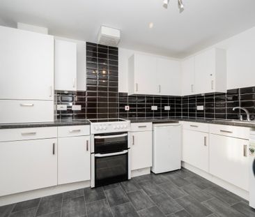 Two bed, ground floor, unfurnished apartment with secure barrier pa... - Photo 6