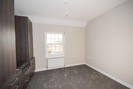 4 bedroom semi-detached house to rent - Photo 3