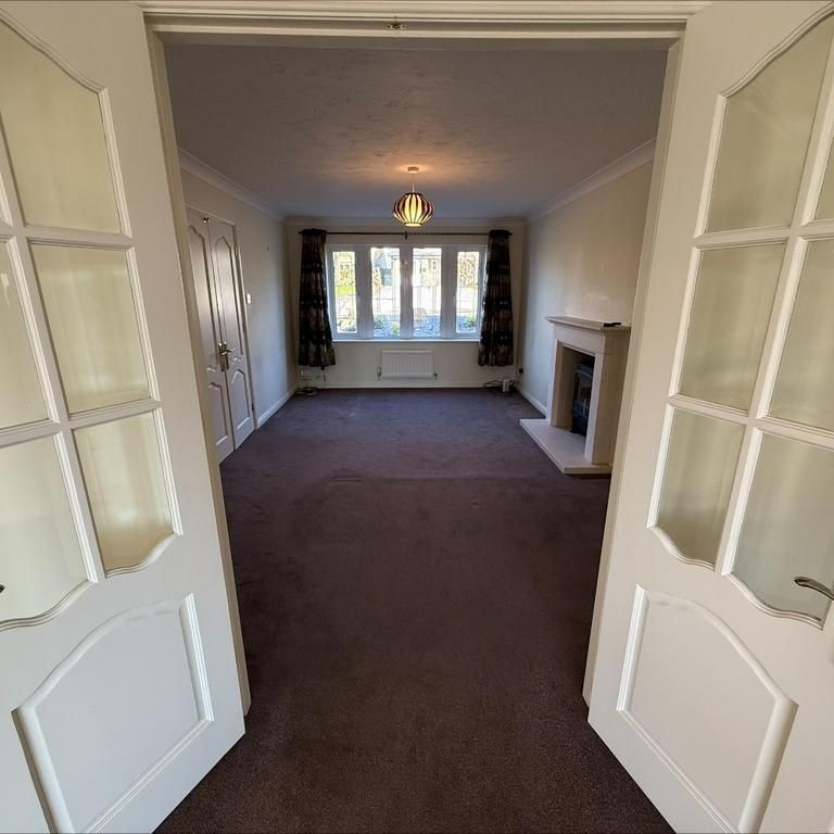 4 bedroom detached house to rent - Photo 1