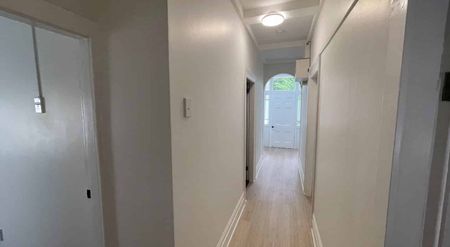 Newly Renovated Home Minutes from Dunedin Central - Photo 2