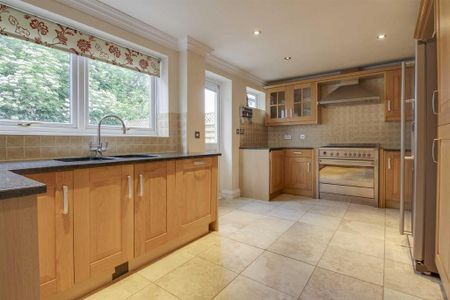 4 bedroom detached house to rent - Photo 5