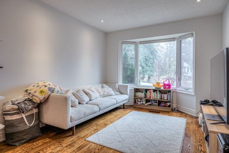 For Lease - 1 Whittington Court, Markham, Ontario - Photo 3