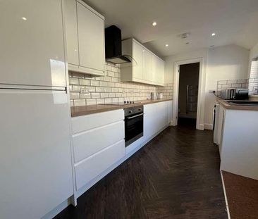 Modern Bedroom House, LN5 - Photo 2