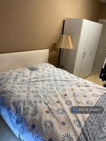 1 bedroom in a house share to rent - Photo 5